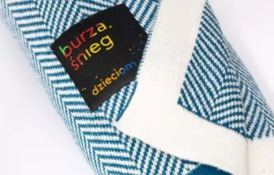 Koc bawełniany w jodełkę dla dziecka petrol